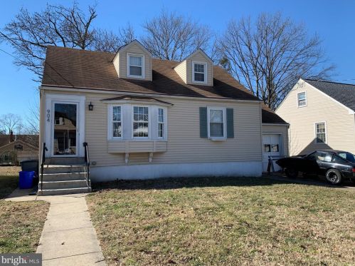 904 Maple Ave, Camden, NJ 08107-2422