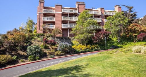 108 Oak Ct, Daly City, CA 94014-3508