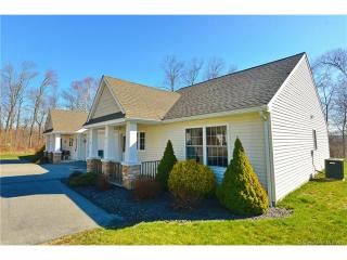 25 River Walk Dr, Brooklyn, CT 06234-2038