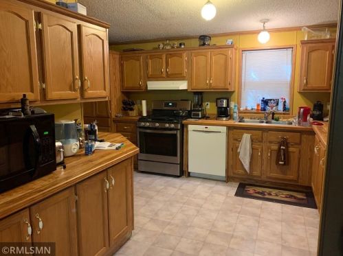 305 Ulla Ave, Grove City, MN 56243-1177
