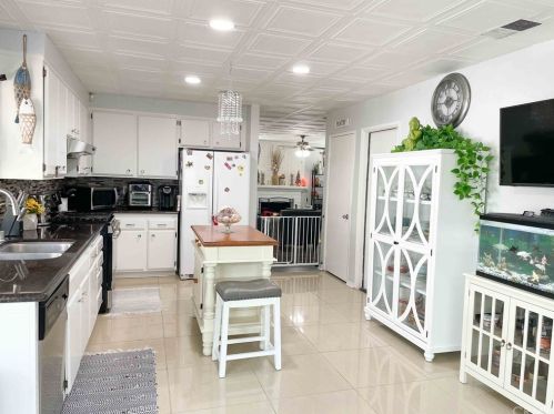 860 Plumwood St, Colton CA  92324-4523 exterior