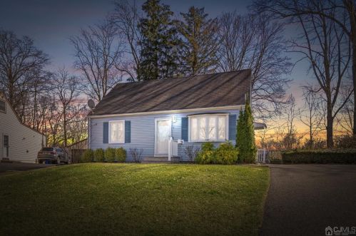 9 Mansfield Ave, East Brunswick, NJ 08816-3027