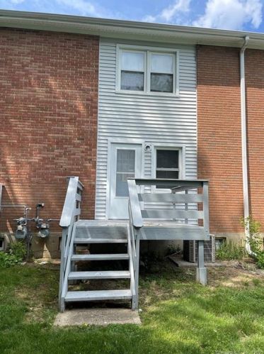 95 Seemans Ln, Milford CT  06460-4369 exterior