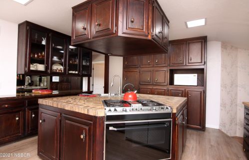 340 Wilshire Ln, Santa Maria CA  93455-2050 exterior