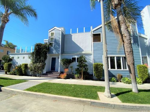 296 Claremont Ave, Long Beach, CA 90803-3558