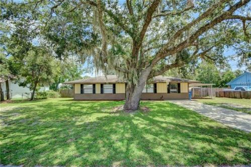 1445 2nd Ave, Deland, FL 32724-3218