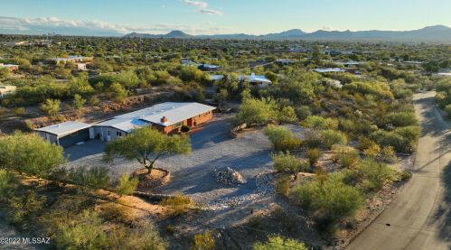 5530 Cumberland Dr, Tucson, AZ 85704-1608