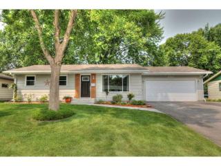 1058 Van Buren St, Prior Lake, MN 55379-2035