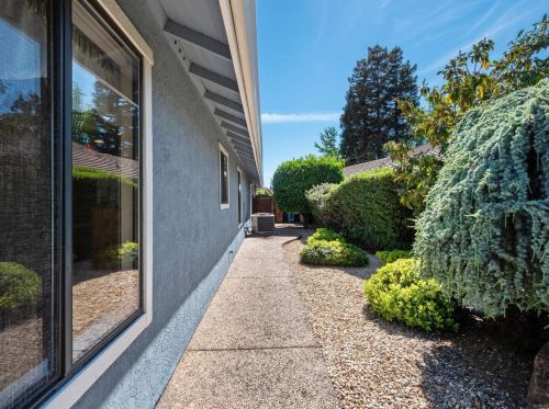 1423 Fry Ct, Benicia CA  94510-2576 exterior