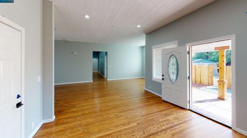1242 Metten Ave, West Pittsburg CA  94565-6226 exterior