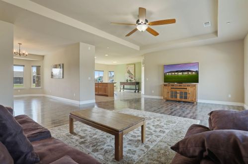 21489 Mondy Ln, Linden, CA 95236-9312