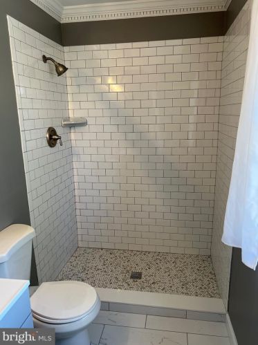 2836 Flagmaker Dr, Falls Church VA  22042-2203 exterior