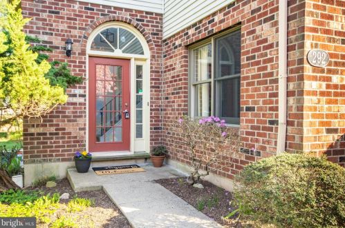 292 Stone Ridge Dr, Norristown, PA 19403-5222