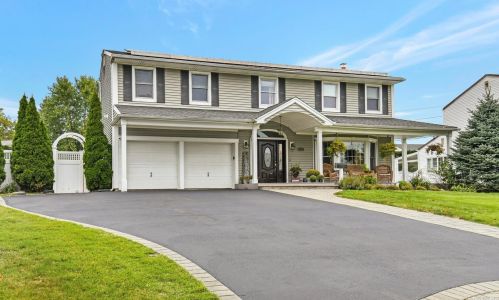 36 Jasmine Ln, San Remo, NY 11754-3925