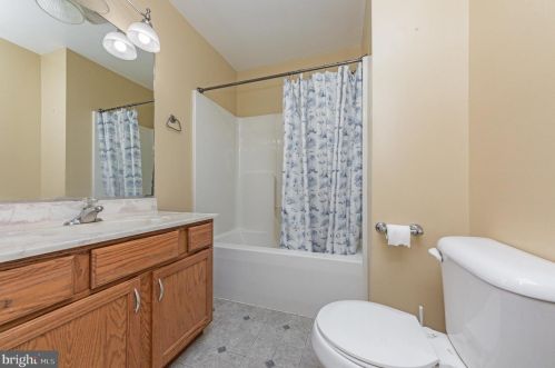 302 Land Or Dr, Ruther Glen VA  22546-1241 exterior