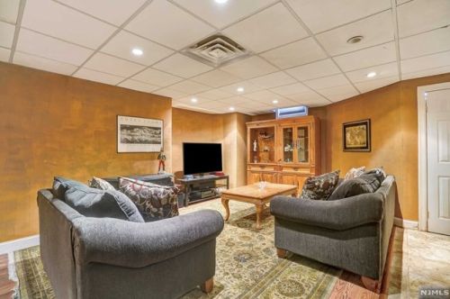 58 Finch Rd, Skyline Lakes NJ  07456-2423 exterior
