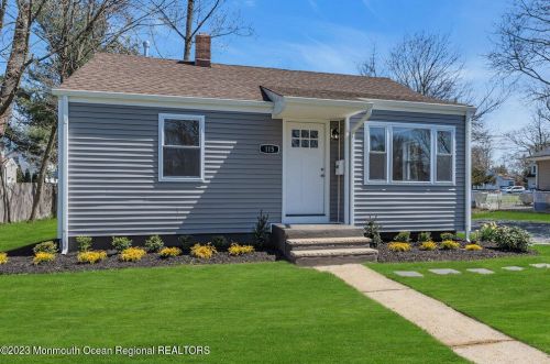 115 Springdale Ave, Tinton Falls NJ  07724-2628 exterior