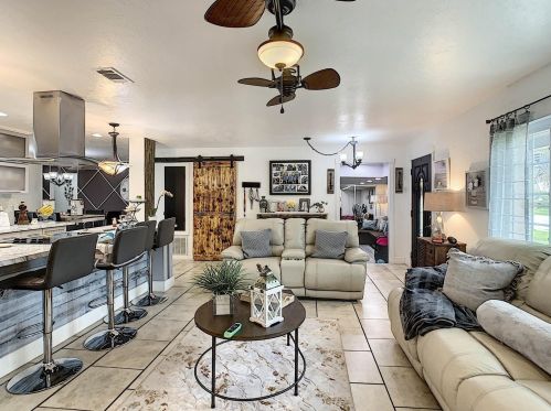 2425 Franklin Dr, Kissimmee FL 34744-2725 exterior