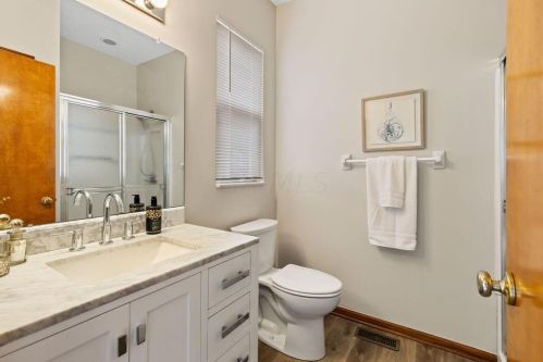213 Pebble Creek Dr, Pataskala OH  43062-8945 exterior