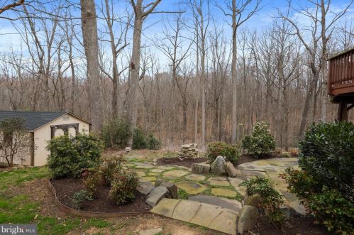 5550 Wide Oak Ct, Woodbridge VA  22192-6036 exterior