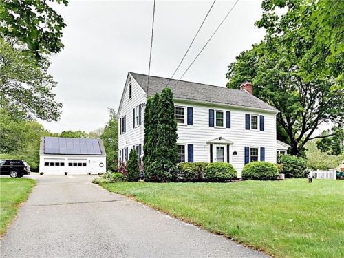 21 Chestnut Hill Rd, Glocester, RI 02814-1941