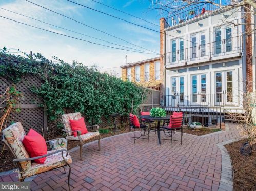 633 A St, Washington DC  20003-1224 exterior