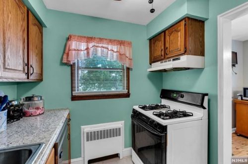 407 Berkshire Rd, Ridgewood NJ 07450-5533 exterior