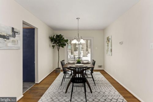 5637 Bellington Ave, Springfield VA  22151-2702 exterior