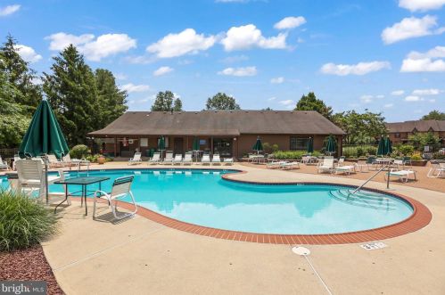 50 Danielle Ct, Trenton NJ  08648-1451 exterior