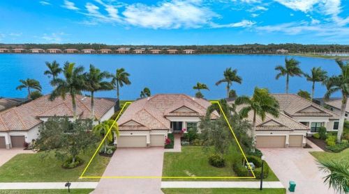 10070 Biscayne Bay Ln, Naples FL 34120-3754 exterior