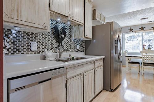 431 Delta Dr, Woodland, CA 95695-5422