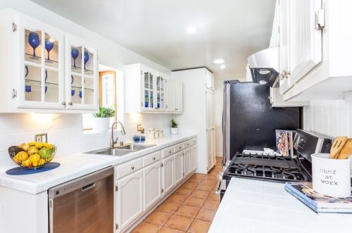 3718 Weston Pl, Long Beach, CA 90807-3314