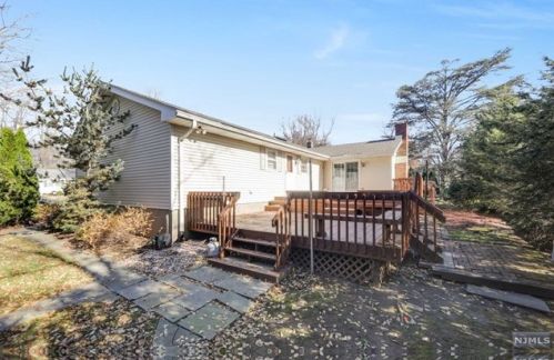 1 Prince Rd, Parsippany NJ  07054-4822 exterior