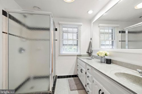 1421 Sugartown Rd, Berwyn PA  19312-1820 exterior