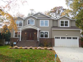 21 Jones Ave, North Wantagh, NY