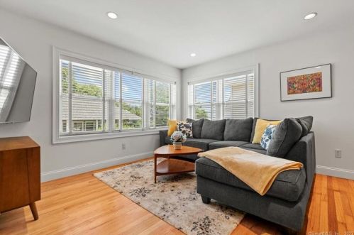 40 Soundview Ave, Milford, CT 06460-7877