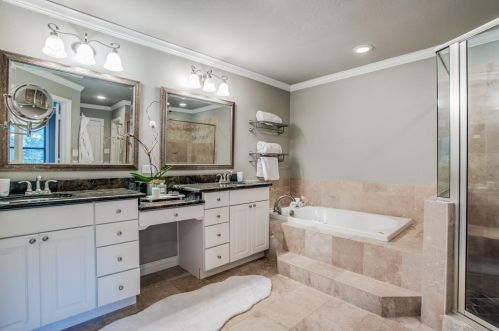 3960 Cedarbrush Dr, Dallas TX  75229-2703 exterior