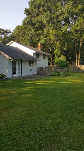 1012 Chatham Ct, North Eaton, OH 44044-1216
