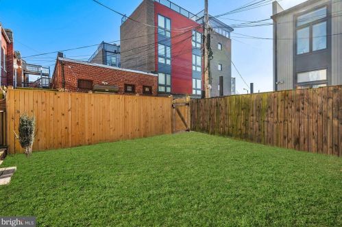 724 Columbia Rd, Washington DC 20001-3802 exterior