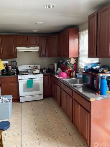 458 Hall Ave, Perth Amboy NJ  08861-2547 exterior