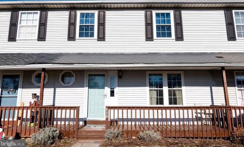 320 Manor Ln, Norristown, PA 19406-2528