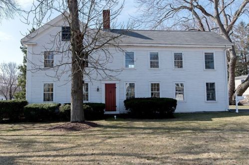 91 Pleasant St, Walpole, MA 02032-1236