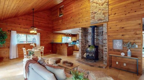 18734 Bambi Ct, Grass Valley, CA 95949-8921