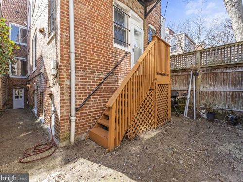 916 Capitol St, Washington DC 20003-1533 exterior