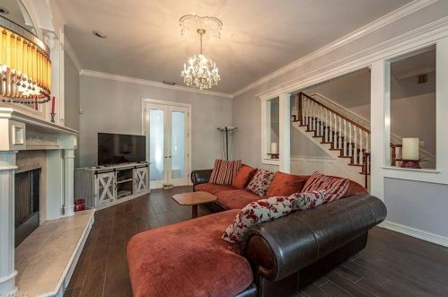 9422 Vanderbilt Dr, Naples FL  34108-2309 exterior