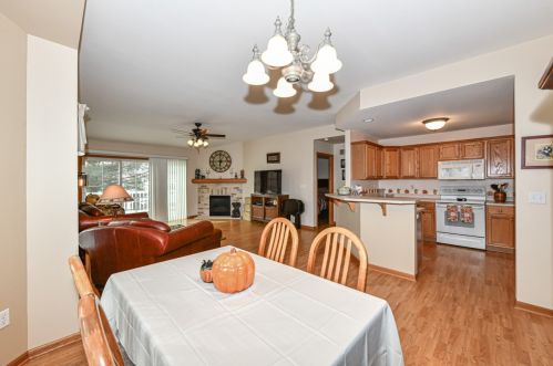 618 Park Dr, Waterford WI  53185-2890 exterior