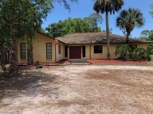 3155 64th St, Naples, FL 34105-7327