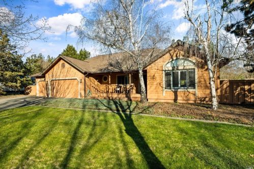 340 Countryside Dr, Santa Rosa, CA 95401-5690