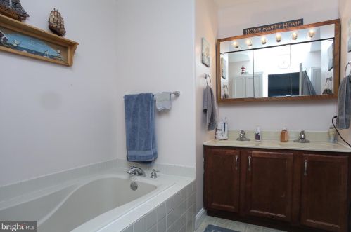 47 Barlow Dr, Souderton PA  18964-2276 exterior