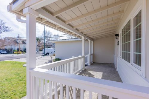 719 Manzanita Ave, Sunnyvale CA  94085-3046 exterior